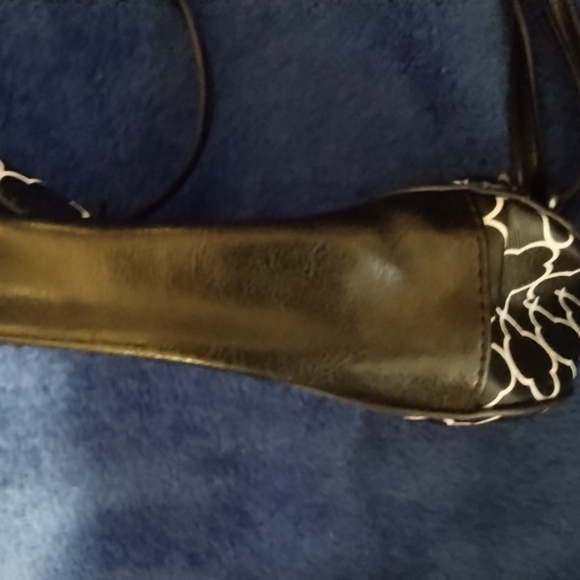 Handbag 👜 - Picture 3 of 3